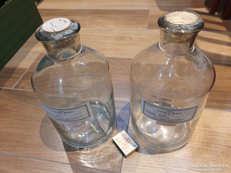 Retro 2 literes vastagfalú gyógyszertári alkoholos vagy boros pálinkás üvegek együtt