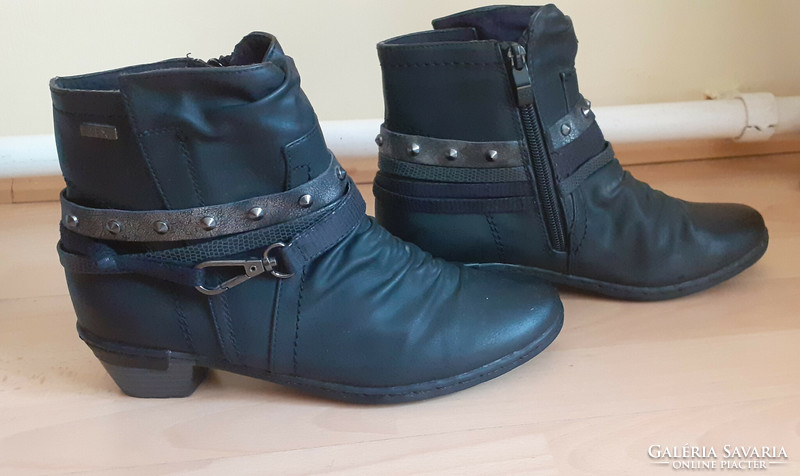 Ankle boots in mint condition. 38-As.