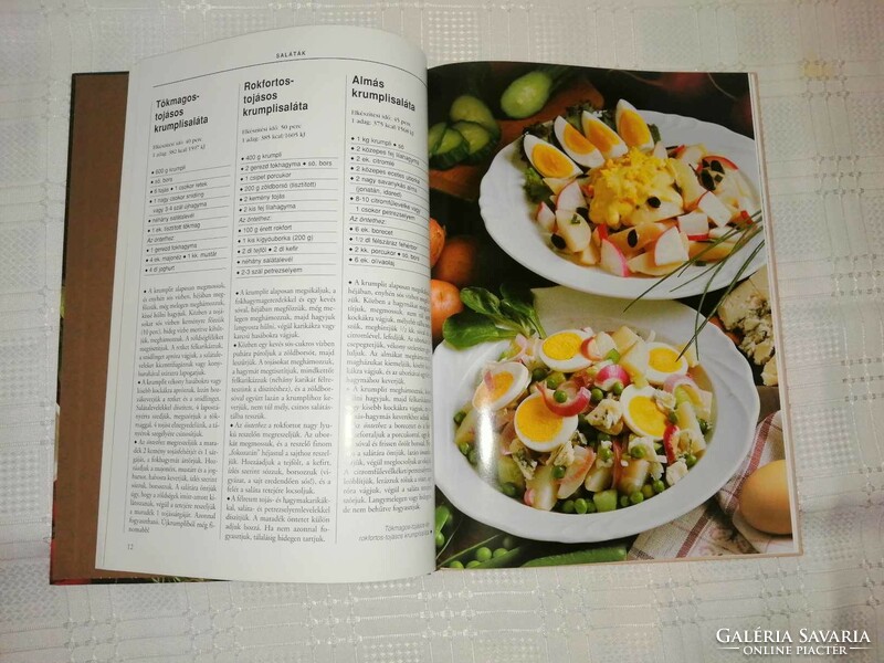99 krumplis étel - 33 színes fotóval c. szakácskönyv