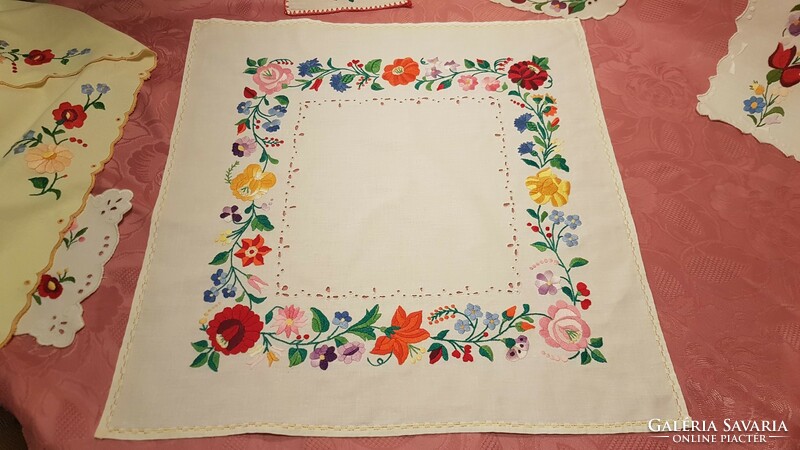 From HUF 1! Kalocsai hand-embroidered tablecloth package with decorative pillowcase