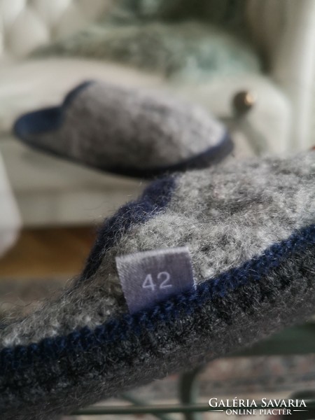 Wool slippers size 42, men's slippers