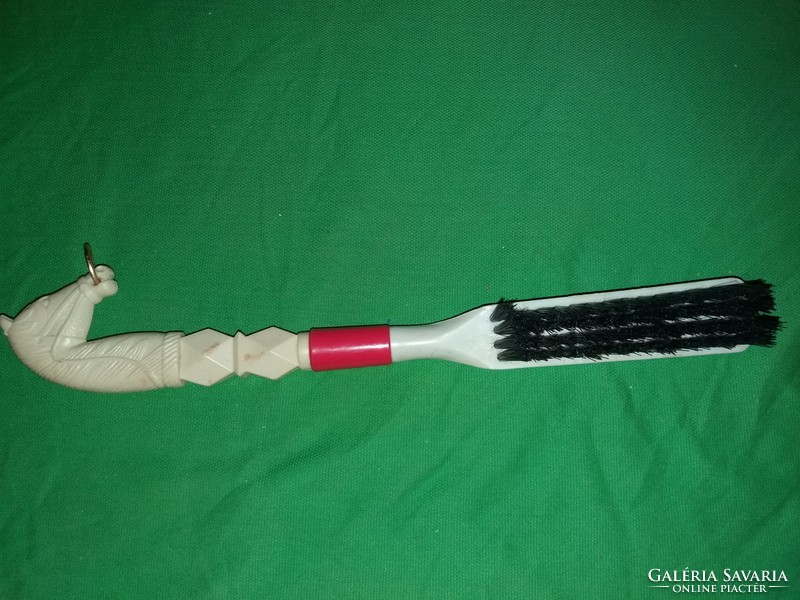 1970. Approx. Horse head figural vestibule clothes brush with hanger 30 cm as shown in the pictures