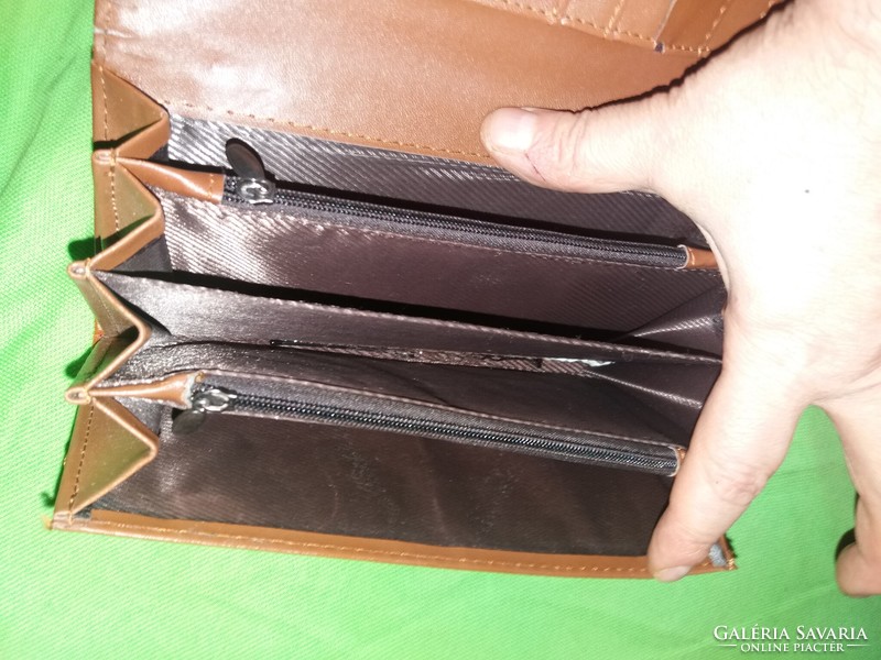 Retro multi-compartment 20 x 10 brown leather wallet as shown in the pictures
