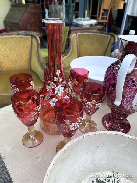 Glass wine set with flower decor