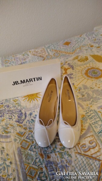 JB.MARTIN (Paris) új alkalmi fehér lakk balerina női cipő, 40-es méretű