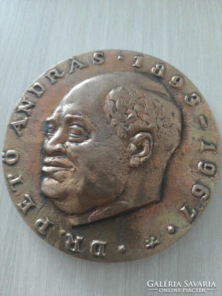 DR Pető András 1893 - 1967 bronz vagy réz nag yméretű emlék plaket jelzett 10,5 cm saját dobozában