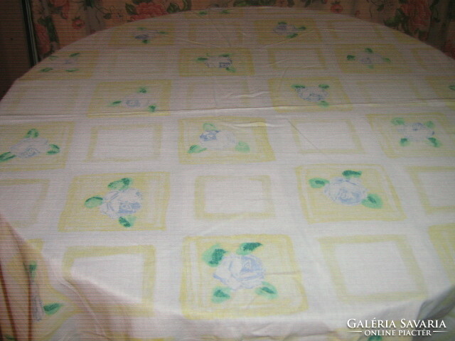 Charming vintage style rose bed sheet