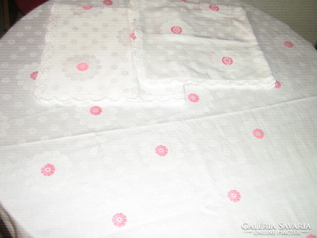 Embroidered lace silk damask tablecloth with 2 napkins in its beautiful material