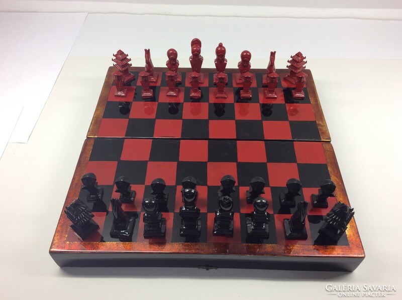 Chess set 36x36 cm in a lacquered box with Chinese figures