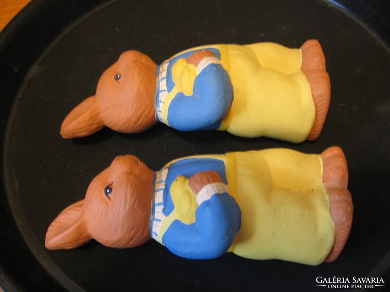 With 2 ceramic bunny chicks