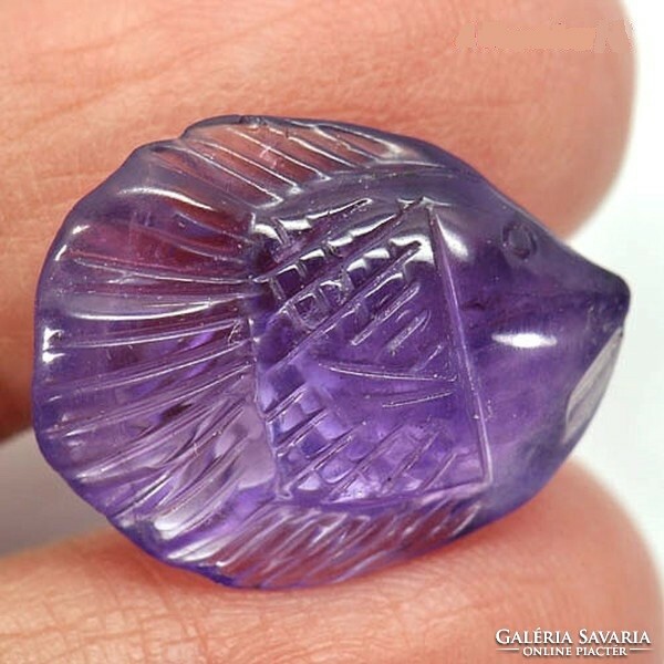 Real, 100% natural carved/engraved purple amethyst fish 10.44ct (st. - Almost translucent)