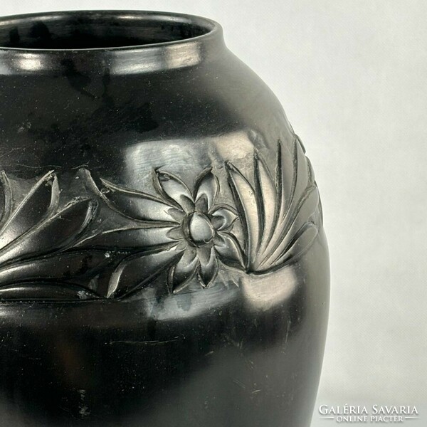 Matt black floor vase from Hargitay ii. - Transylvanian black tile -