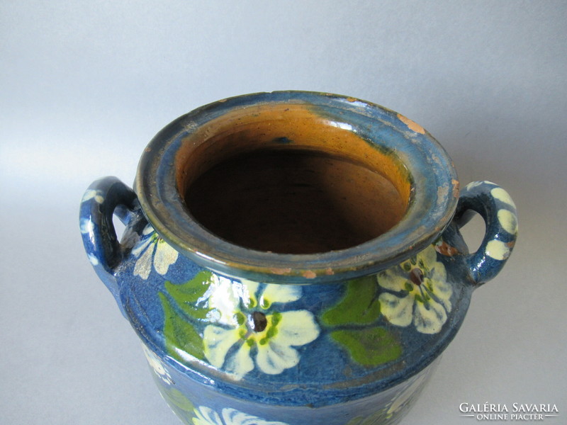Antique earthenware soup pot (zilah)