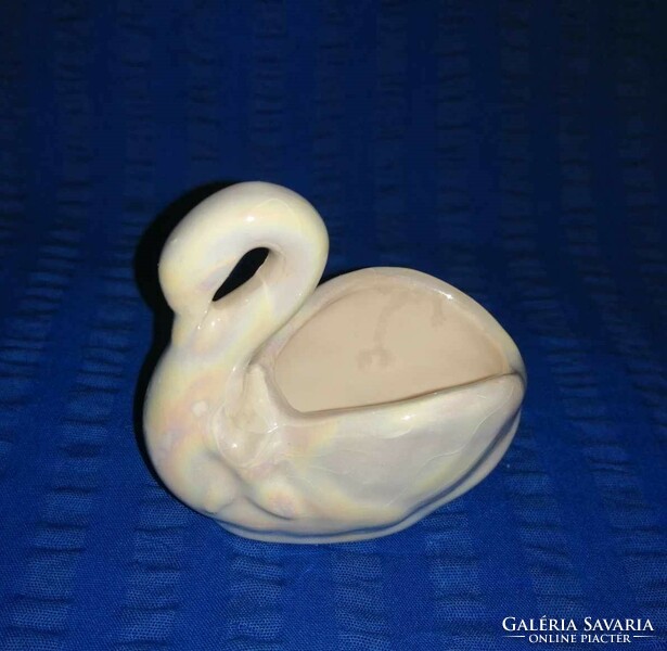Lüsztermázas porcelán hattyú figura (A6)