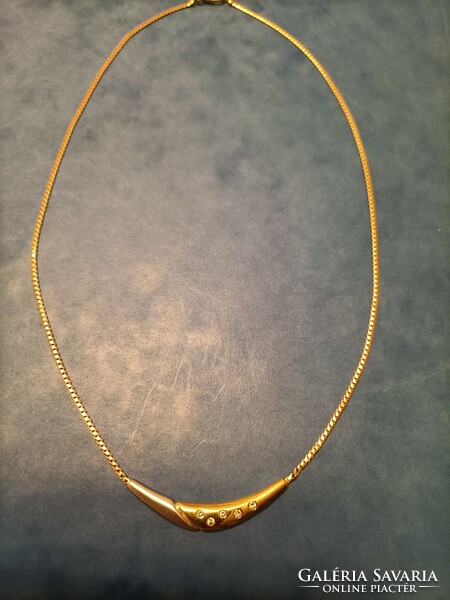 18 carat gold neck blue necklace with 5 brilles, at a good price