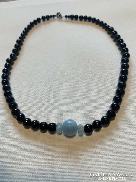 Onyx mineral necklace and bracelet set