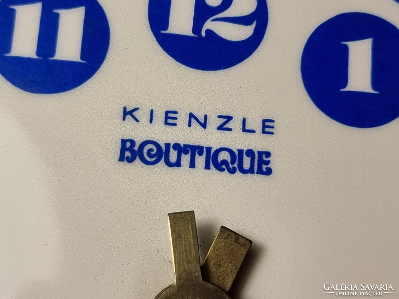 *Boutique kék mázas falióra Kienzle-ből, réz mutatóval 1970-es évek