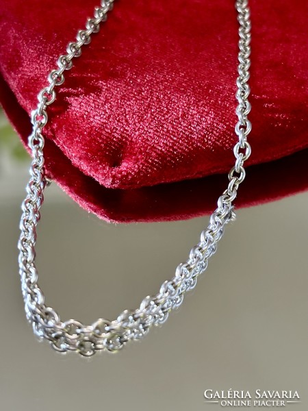 Gorgeous, solid silver necklace