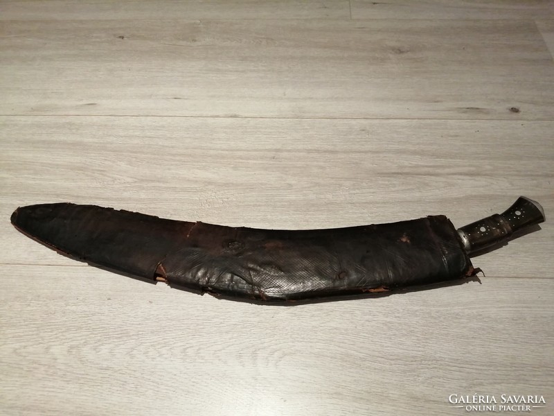 Antik, nagyméretű kard, cca. 1850-1900? Bőr tokjában, gyűjtő hagyatékából.