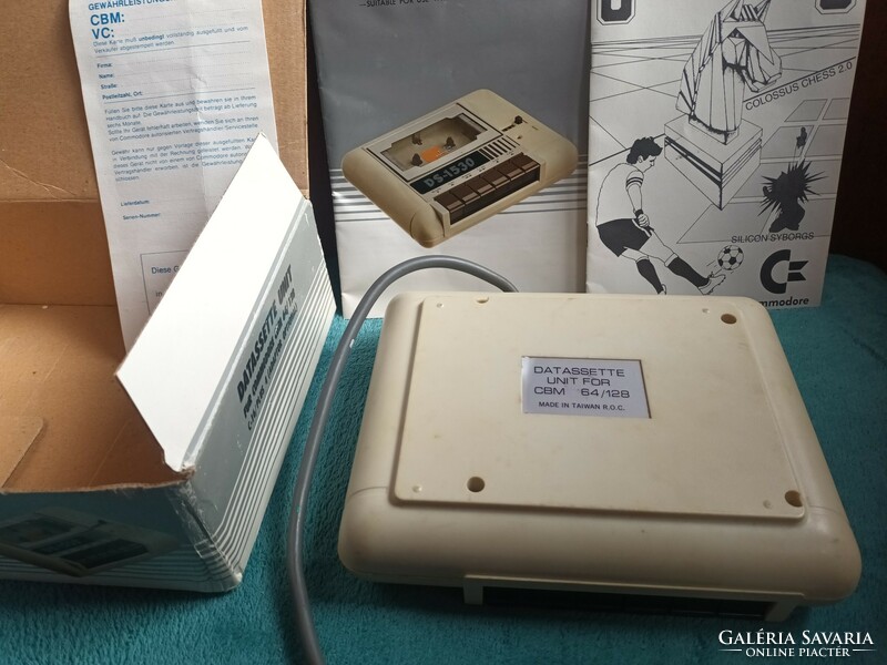 Commodore Datassette Unit 64 magnó, eredeti dobozában, leírásával, gyűjtői darab