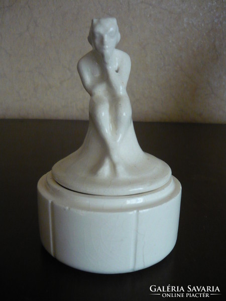Antik porcelán szobor