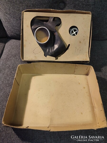Ii.Vh German civilian gas mask in box