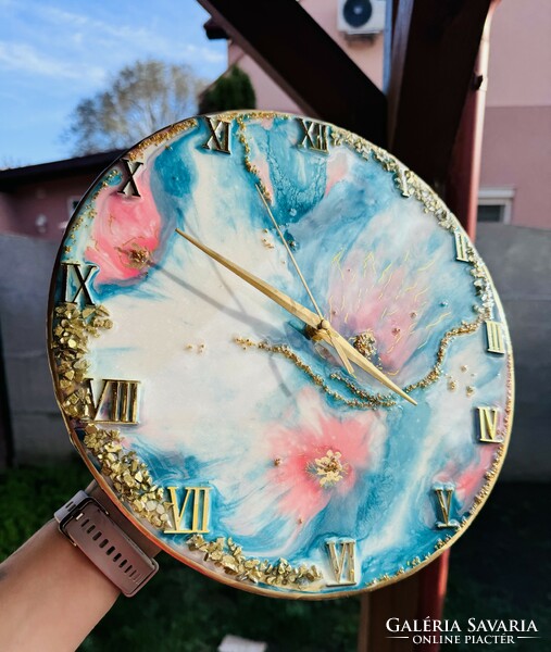 Epoxy wall clock