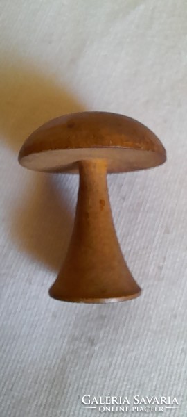 Old mini hitchhiking wooden mushroom 2.5x3cm