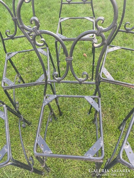 Wrought iron chairs ... 6 pieces