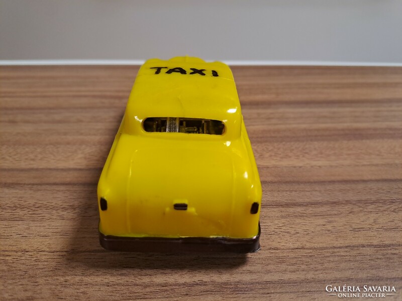 Lemezárugyár Vanguard sztirol lendkerekes autó TAXI festéssel
