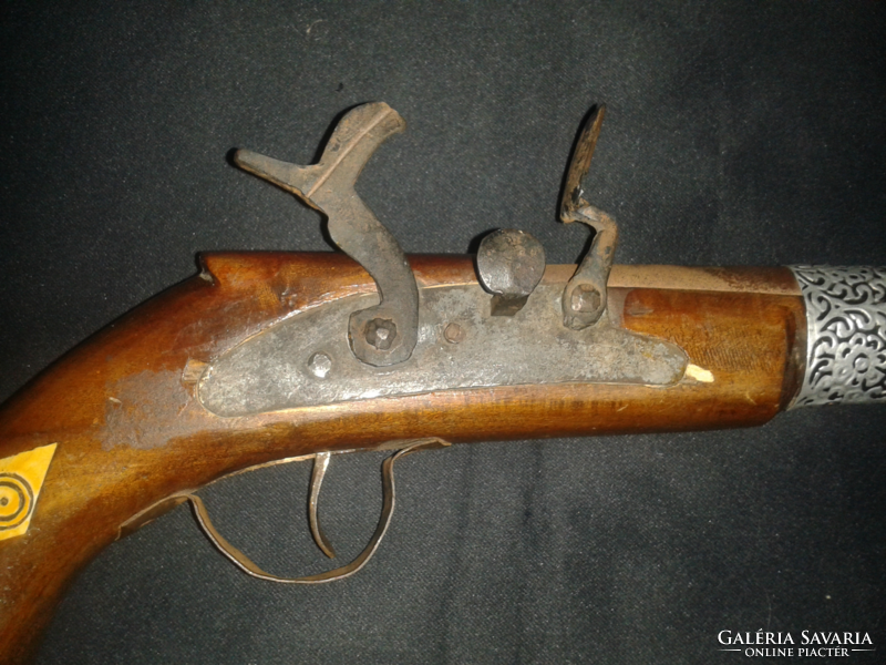 Elöltöltős ,csappantyús  pisztoly, régi fegyver ( replika )