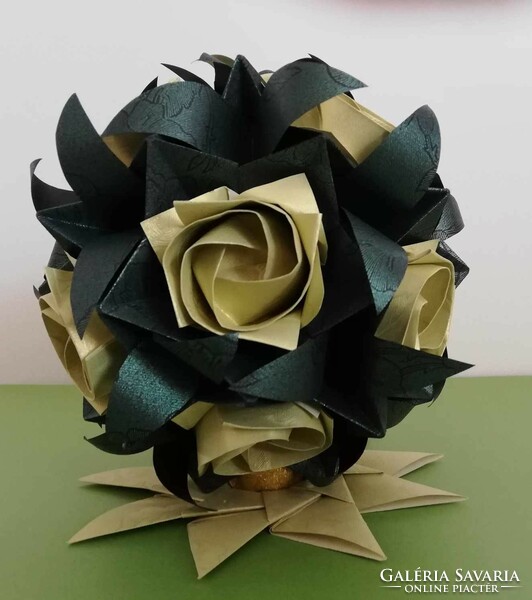 Kusudama origami folding with roses and base