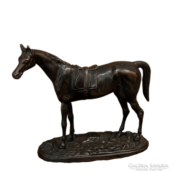 Bronze horse with bridle m01533