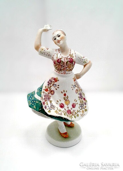 Zsolnay dancing woman in national costume (zal-bi46567)