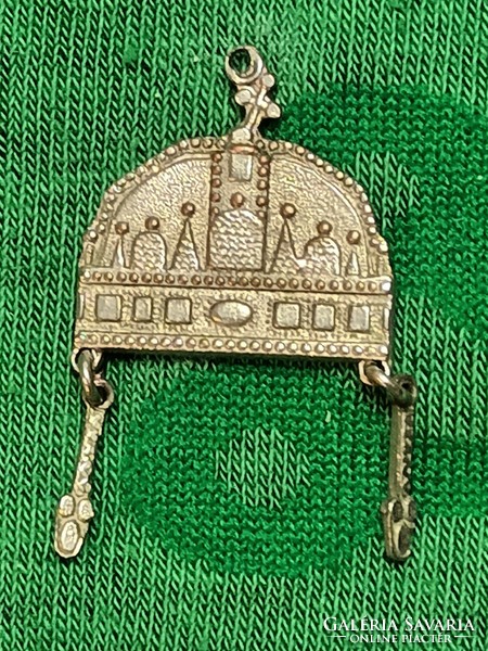 Holy crown pendant!