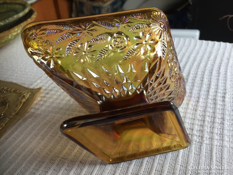 Fenton carnival glass iridescent, rhombus-shaped cast glass bowl, offerer (m128)