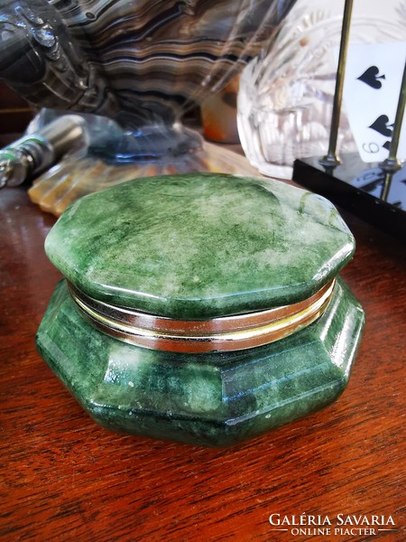 Mossy green mineral ring holder
