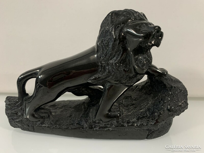 Black lion ornament
