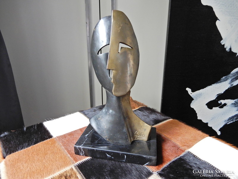 Régi spanyol MIGUEL GUÍA ( 1960-) kubista stílusú bronz maszk szobor márvány talapzaton﻿