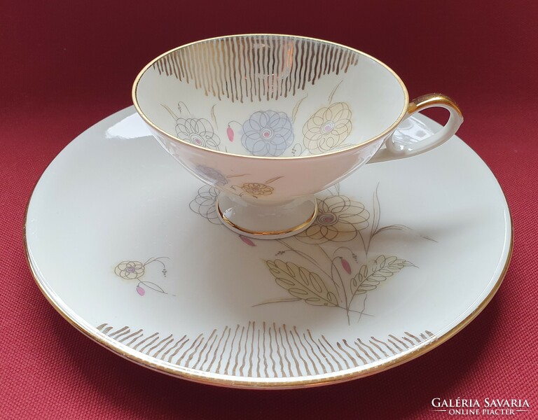 Porcelán kávés teás reggeliző szett hiányos csésze kistányér virág mintával tányér