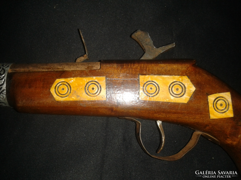 Front-loading, bolt-action pistol, old weapon (replica)