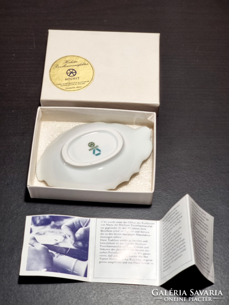 *Höchst német porcelán tálka/ gyűrűtartó tálka, aranyozott szegéllyel, 1960-as évek környéke.