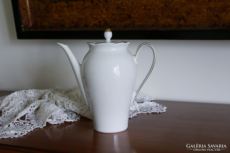 Kahla teapot 1.2 liter, clean, elegant design, perfect condition.
