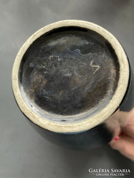 Retro eosine art vase in good shape