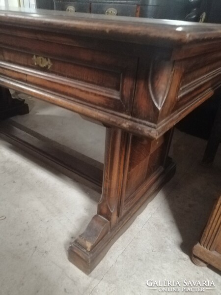 Colonial dining table