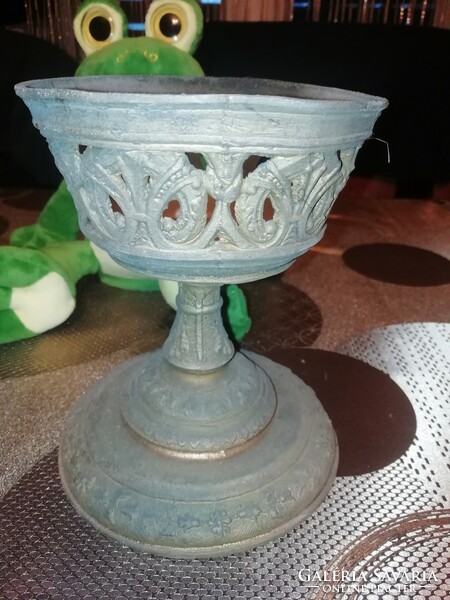 Petroleum goblet from collection, base 12 defective as shown in the pictures