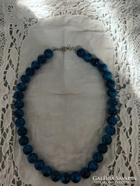 Eladó új kézműves gyönyörű kék üveggyöngy gömb nyaklánc!