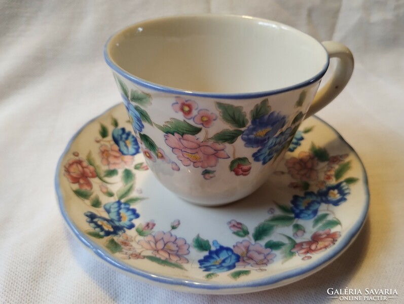 Hazelbury Laura Ashley porcelán csészék tányérokkal