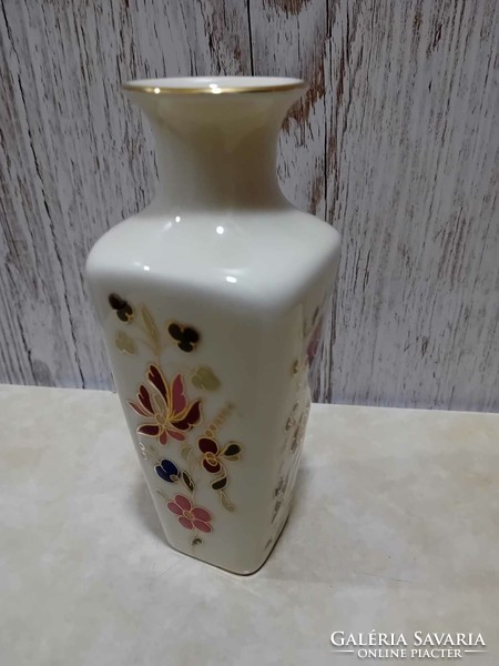 Zsolnay porcelán szögletes váza