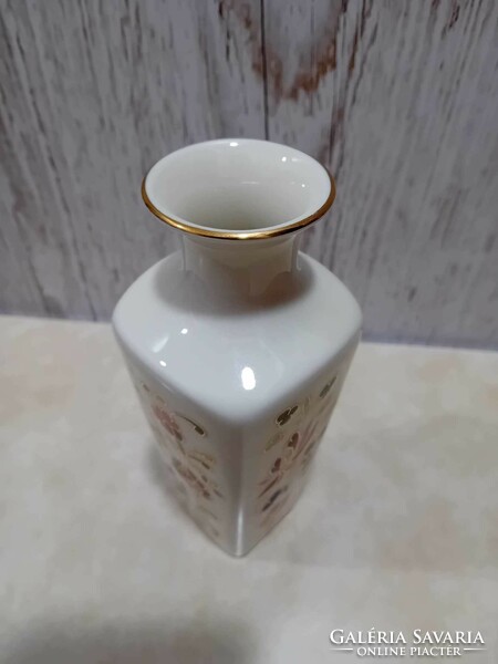 Zsolnay porcelán szögletes váza